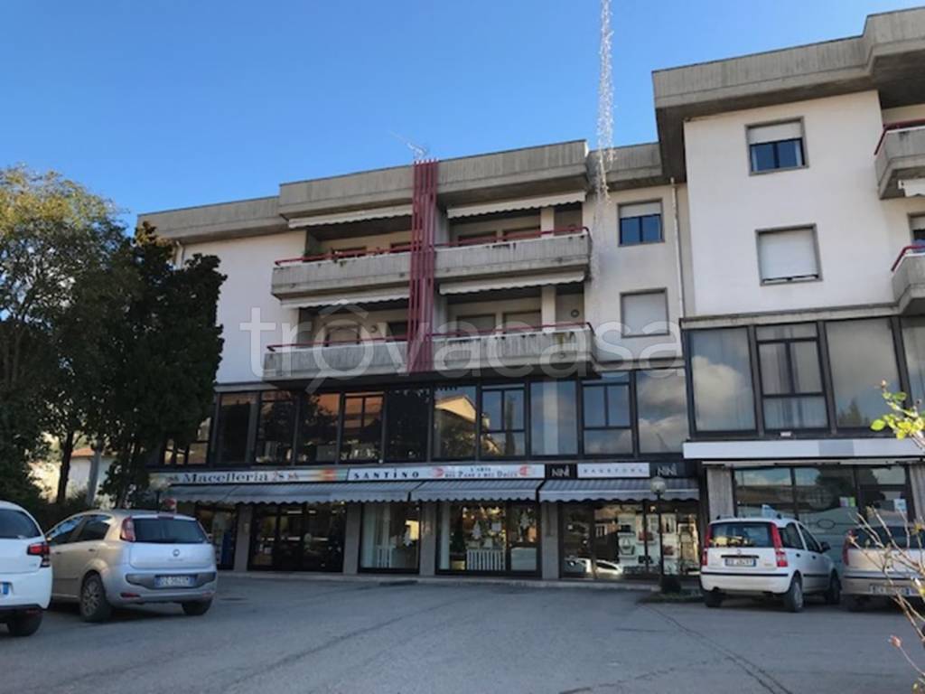 Ufficio in vendita a Deruta via Tiberina,223/a