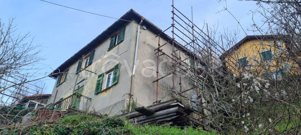 Casa Indipendente in vendita a Mignanego via Monte Rombon