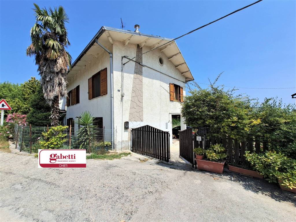 Villa in vendita a Bucchianico contrada Colle Spaccato, 21