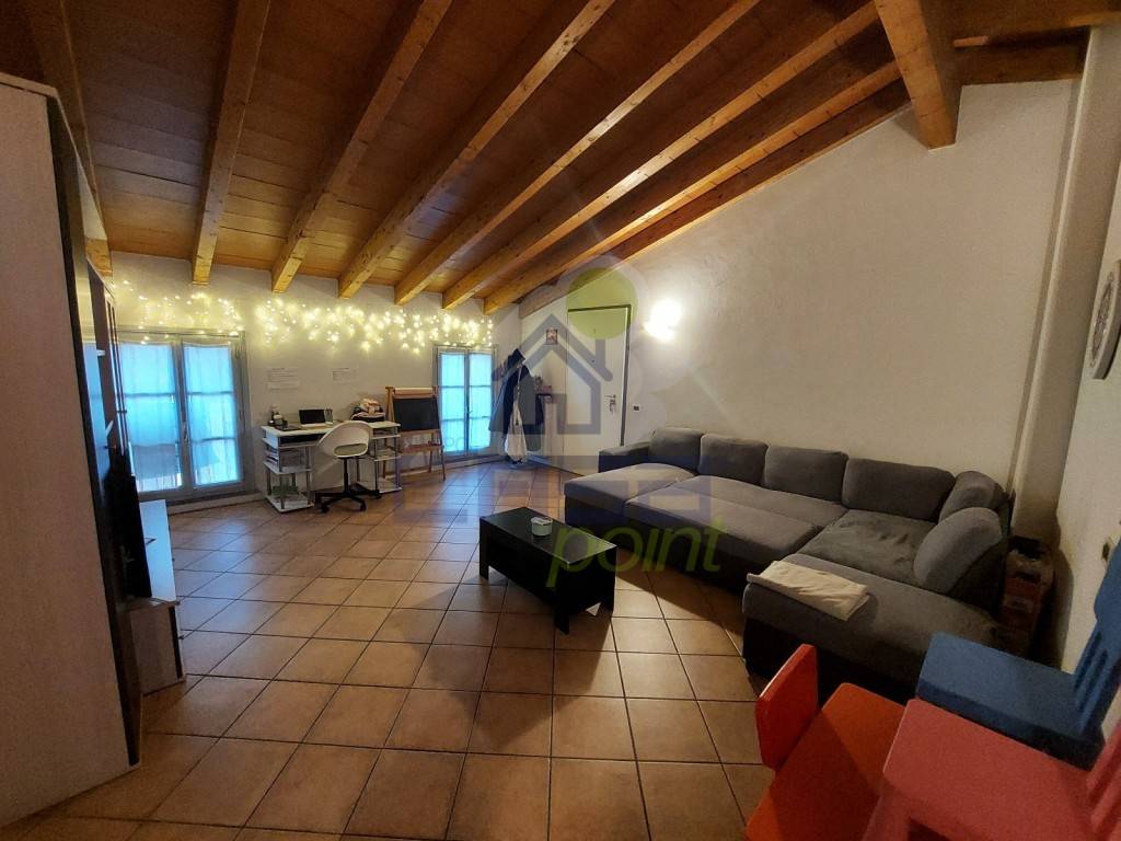Appartamento in vendita a Castelvetro Piacentino via roma
