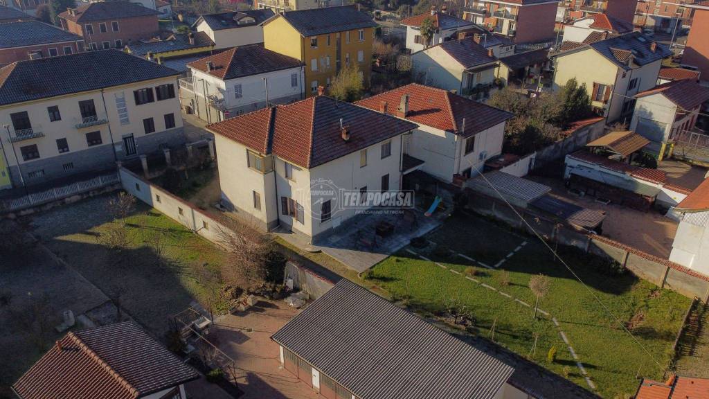 Villa Bifamiliare in vendita a Santena via Milite Ignoto 12