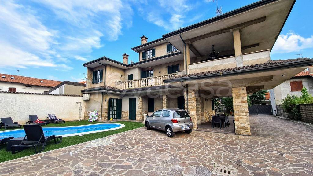Villa in vendita a Dairago via Bainsizza, 4