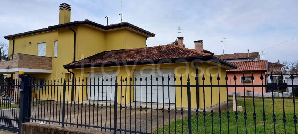 Villa in in vendita da privato ad Adria riviera Cengiaretto, 78