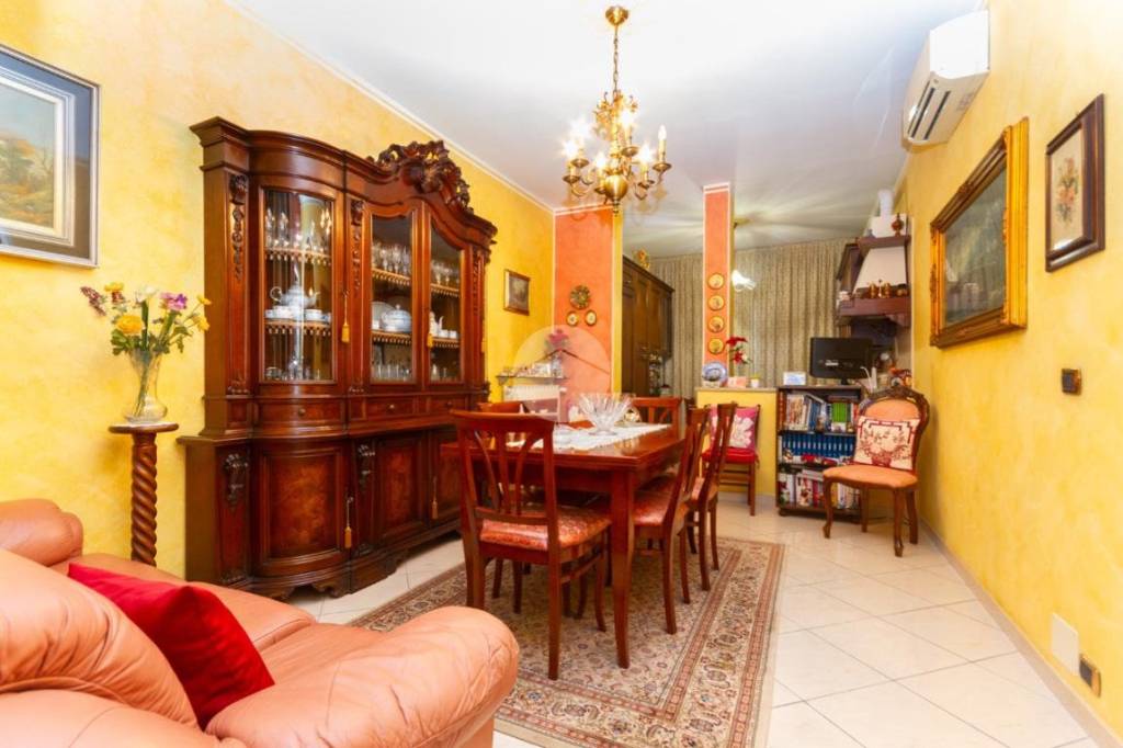 Appartamento in vendita a Rivoli via Assisi, 5