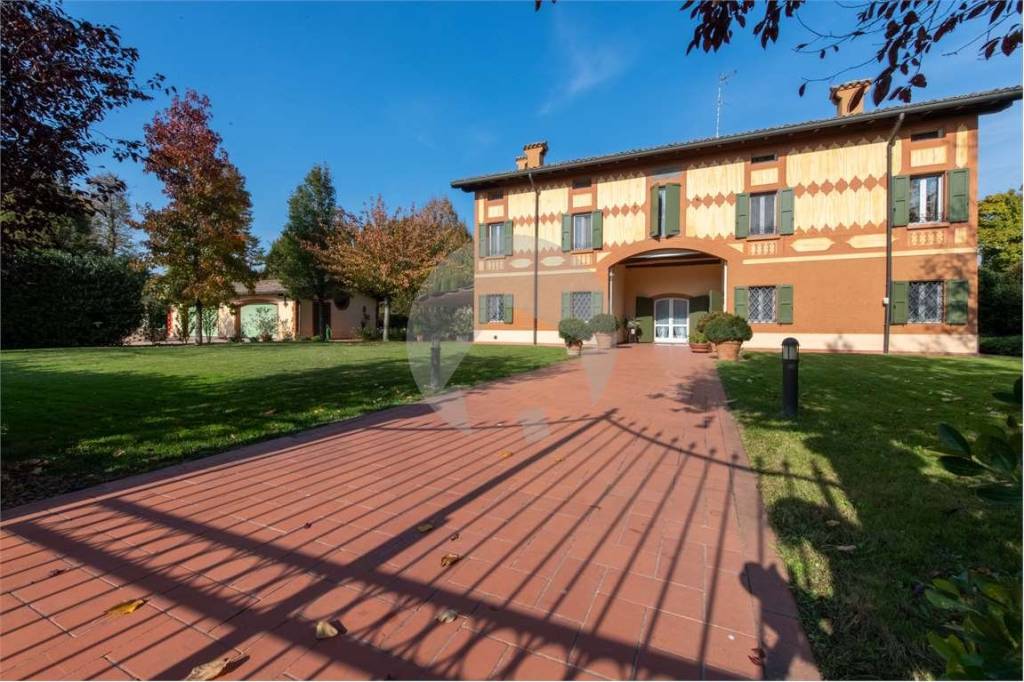 Villa in vendita a Reggio nell'Emilia via Miselli, 52