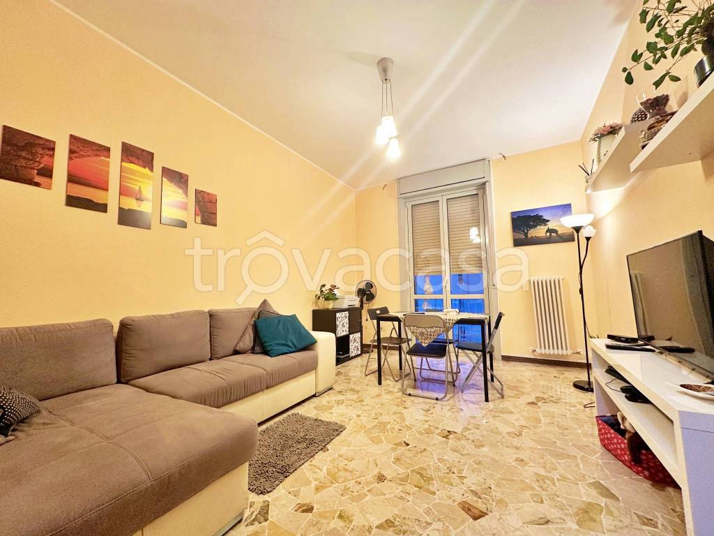 Appartamento in vendita a Cologno Monzese viale Emilia, 74