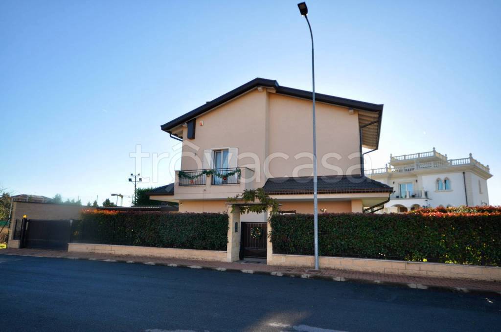 Villa in vendita a Novara via Gisella Floreanini, 19