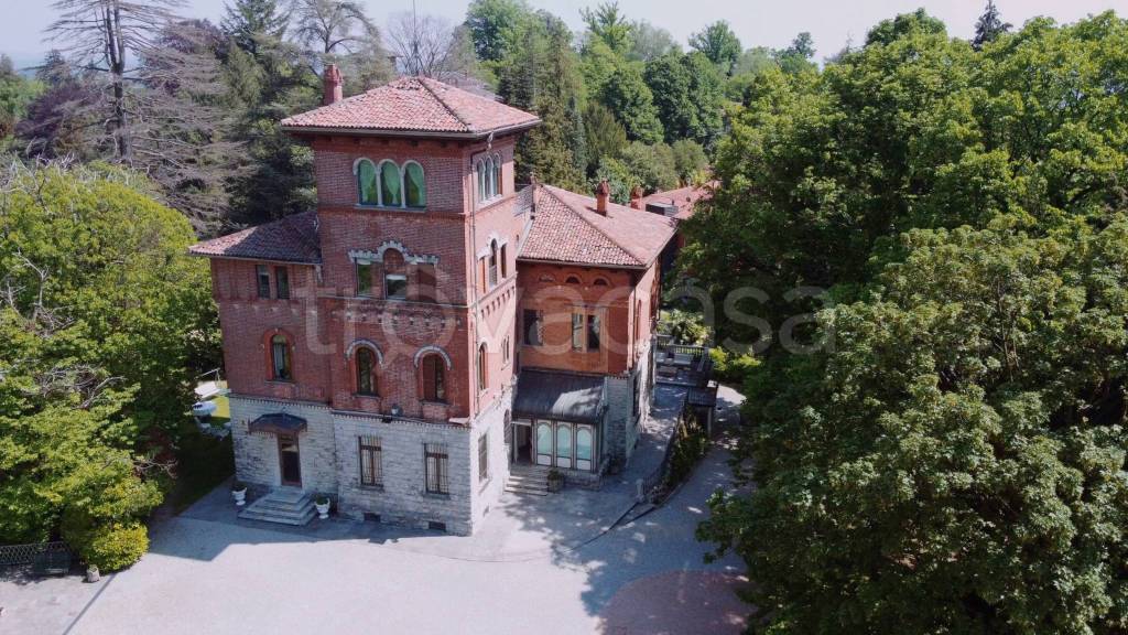 Villa in vendita a Varese via Adda, 6