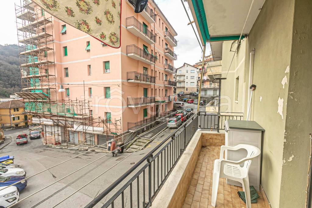 Appartamento in vendita a Campomorone via Circonvallazione, 2