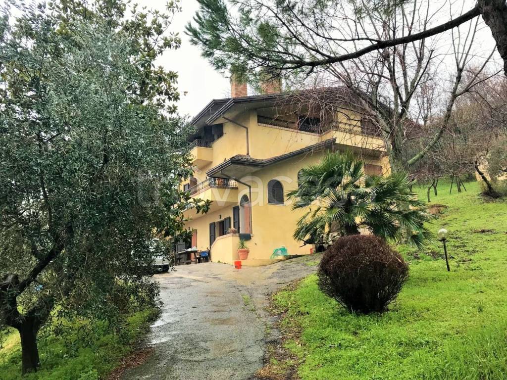 Villa Bifamiliare in vendita a Gemmano via Dante Alighieri
