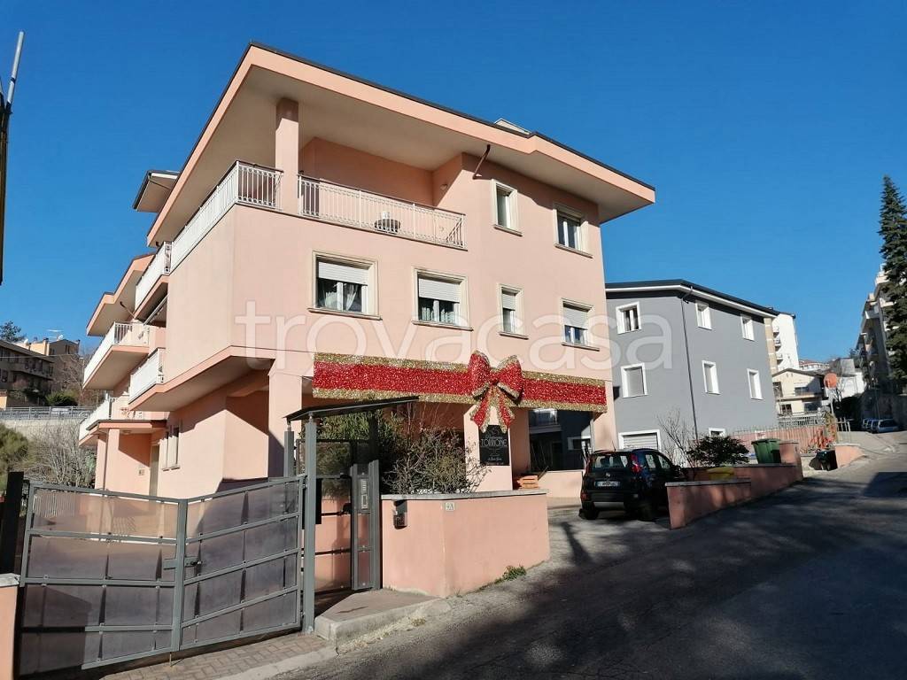 Appartamento in vendita a L'Aquila via Francesco Paolo Tosti , 4A