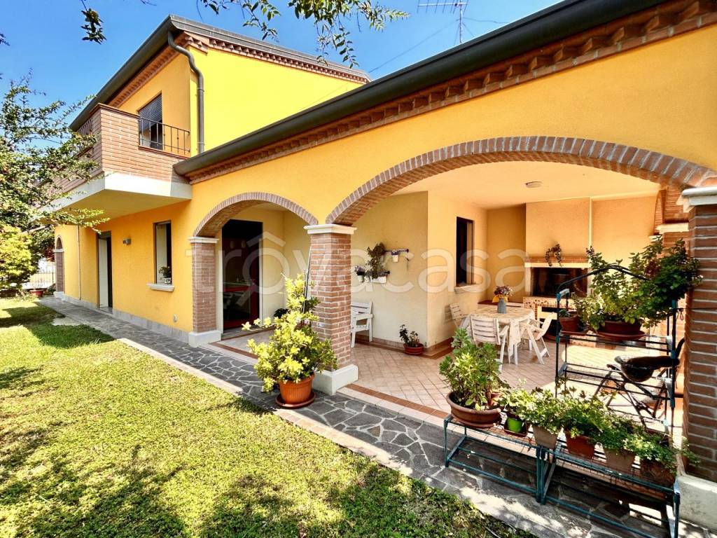 Villa in vendita a Villanova Marchesana villanova Marchesana Via XXV Aprile