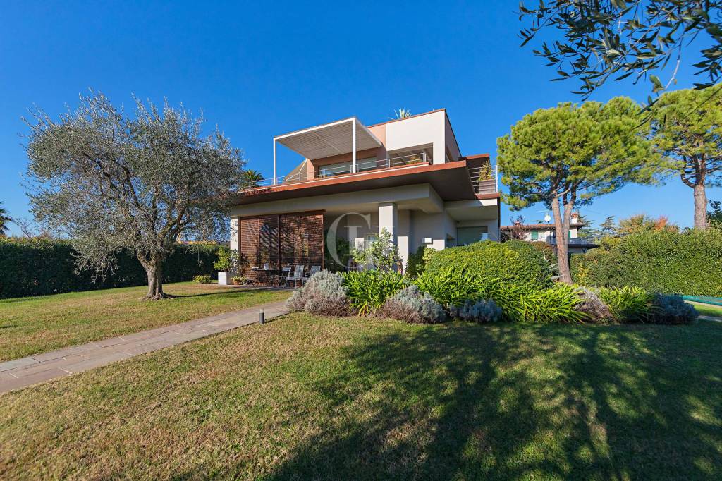 Villa in vendita a Moniga del Garda via San Sivino, 32