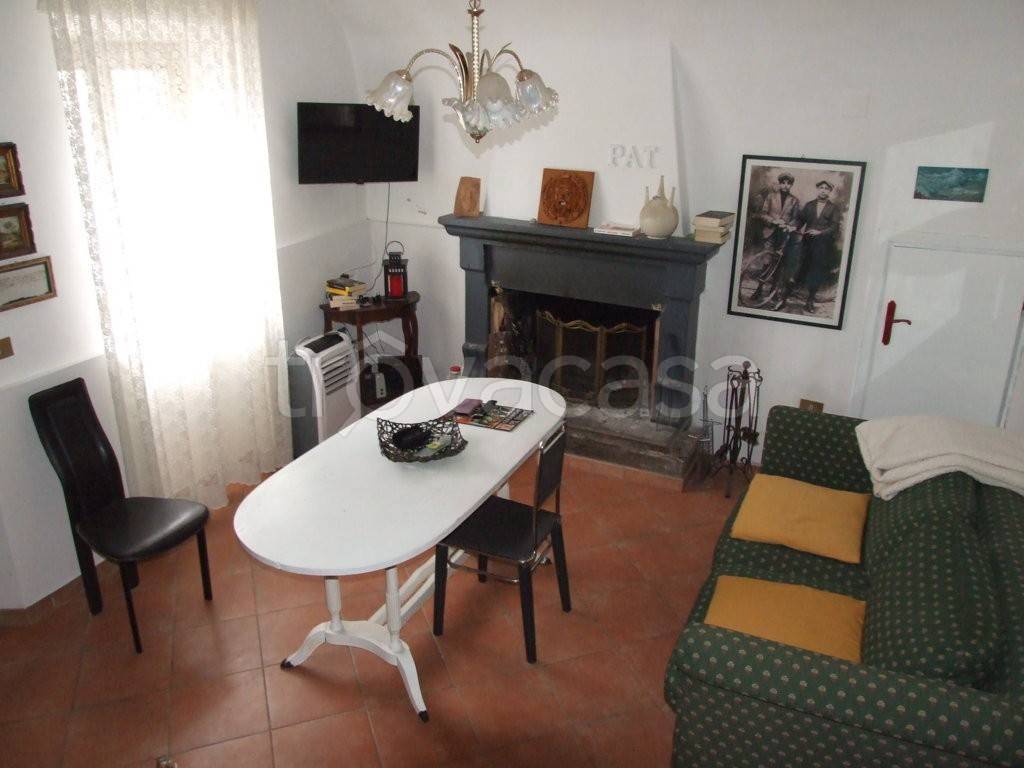 Appartamento in vendita a Castel Sant'Elia via delle Cascine, 86