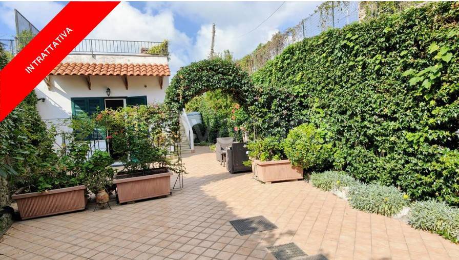 Villa in vendita a Barano d'Ischia via Angelo Migliaccio, 16