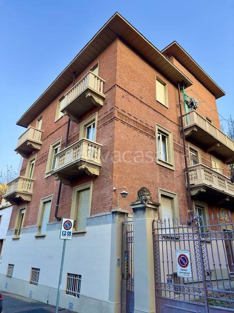 Appartamento in vendita a Torino via Tonco, 10