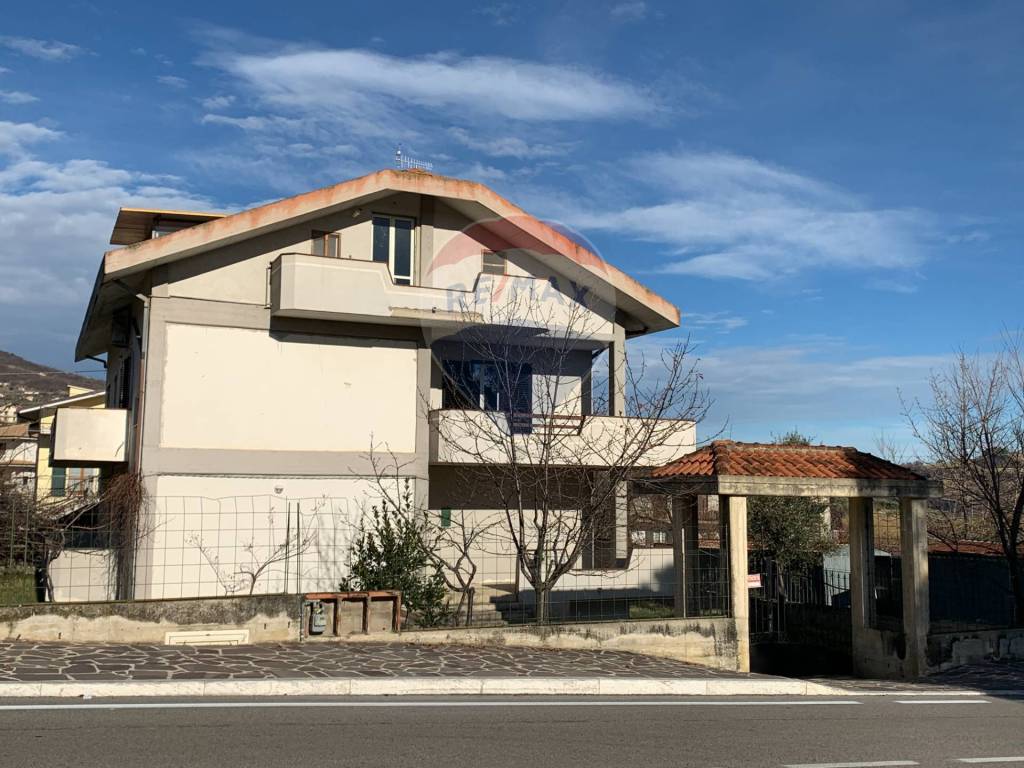 Casa Indipendente in vendita a Civitella Casanova strada provinciale 50