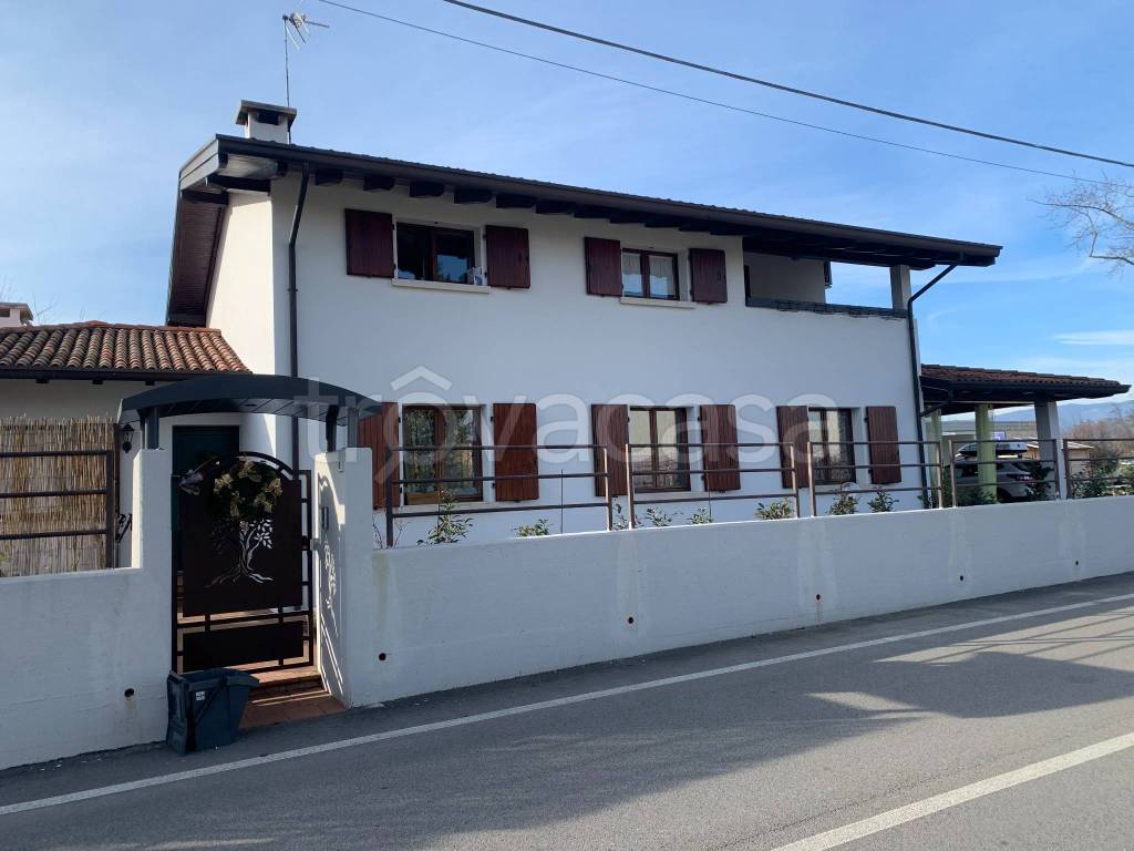 Villa in vendita a Pordenone via Peruzza