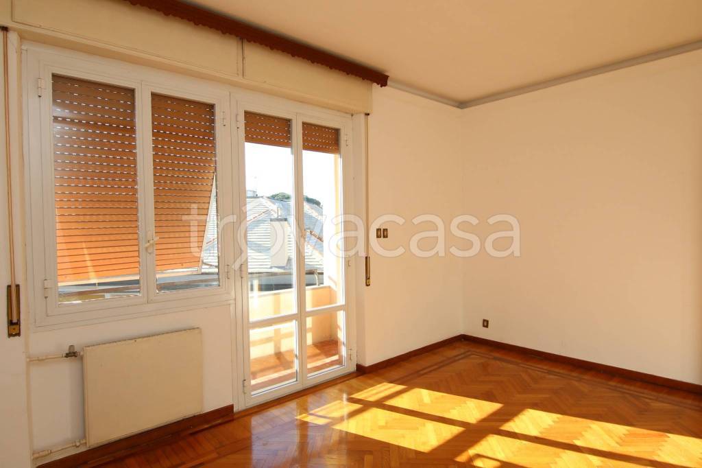Appartamento in vendita a Genova via Angelo Carrara, 137