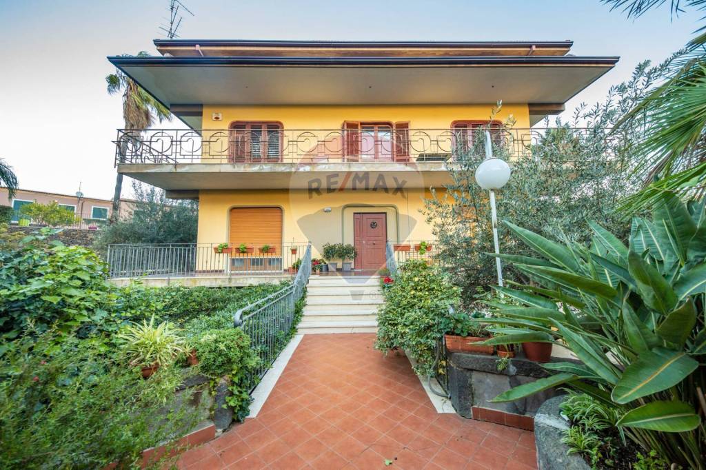 Villa in vendita a San Giovanni la Punta via firenze, 17