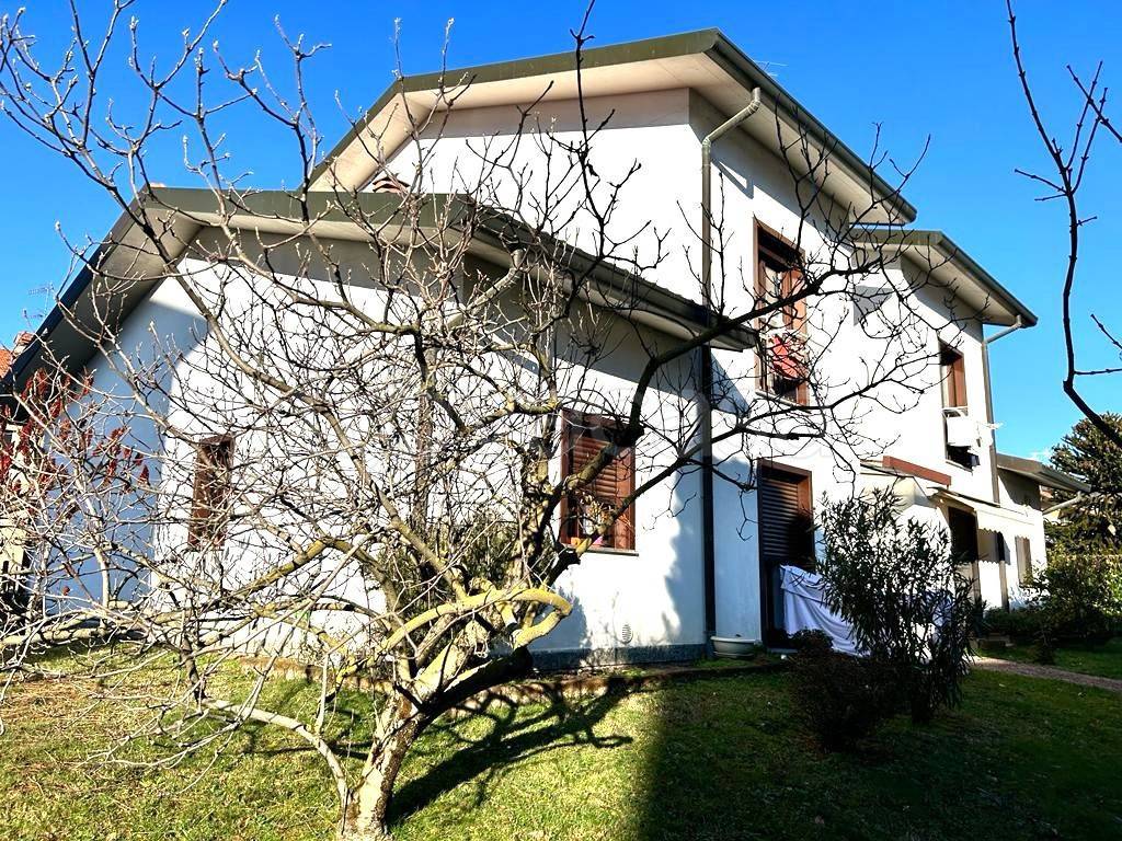 Appartamento in vendita a Malnate via Carlo Toselli, 1