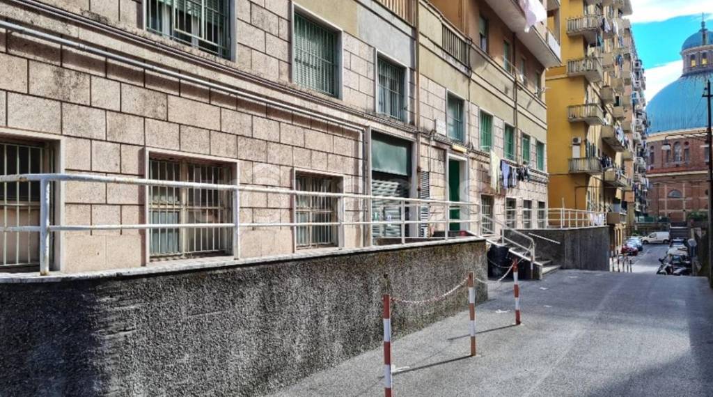 Ufficio in vendita a Genova via Domenico Enrico dall'Orto, 7