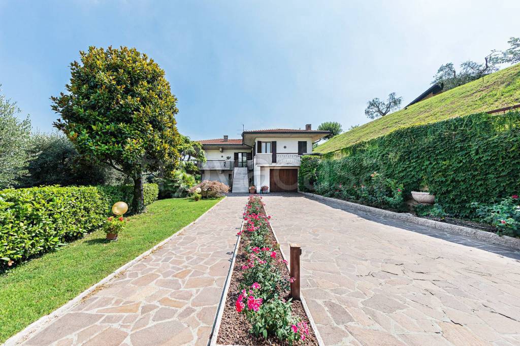 Villa in vendita a Desenzano del Garda grezze, 1