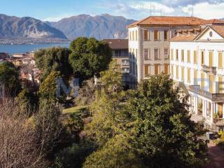 Tavola a Croce Hauser - Collezionismo In vendita a Verbano-Cusio-Ossola