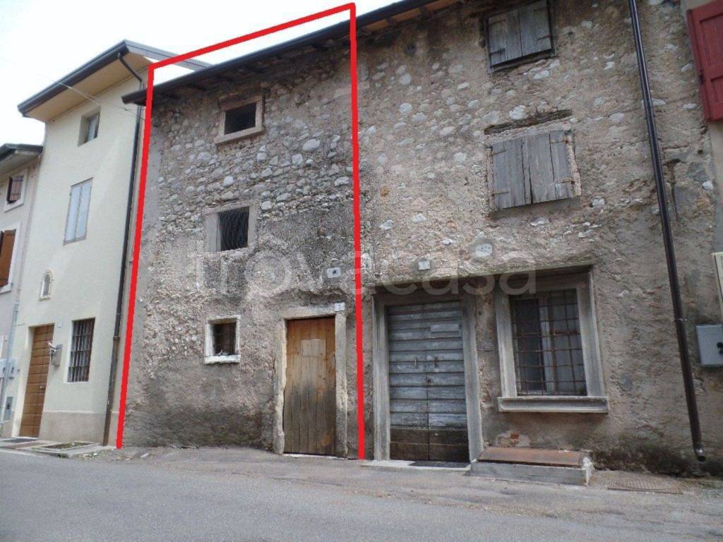 Rustico in vendita a Tregnago via Torre s.n.c