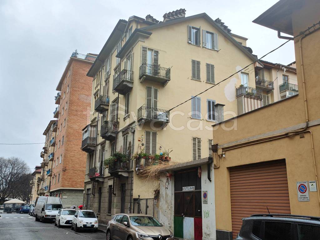 Appartamento in vendita a Torino via Urbino, 34