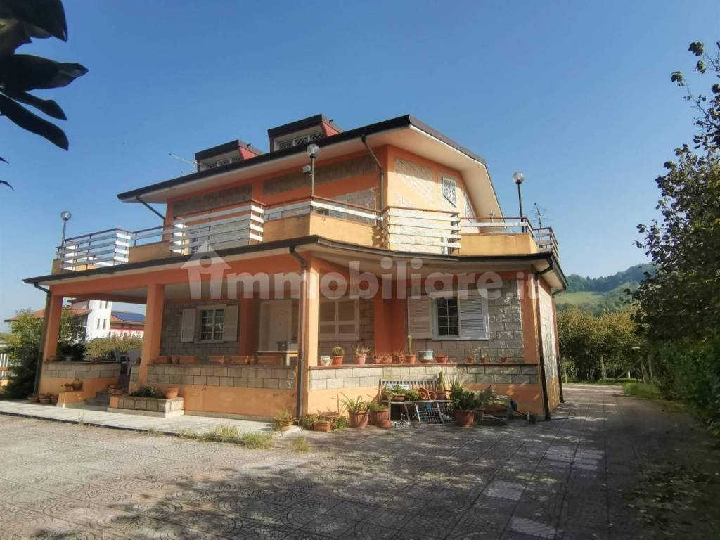 Villa in in vendita da privato ad Avellino contrada Spineta