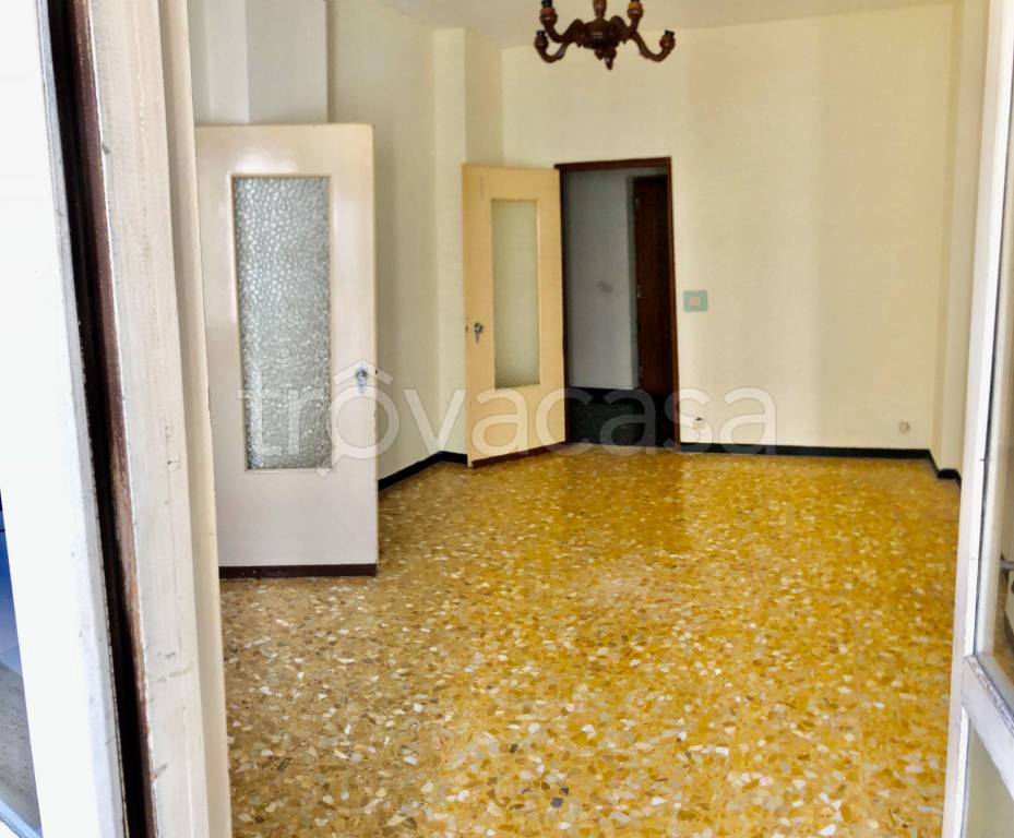 Appartamento in vendita a Canelli via Carlo Bussinello