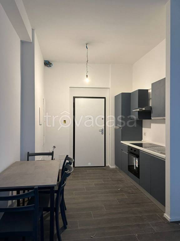 Appartamento in affitto a Milano via Armida Barelli