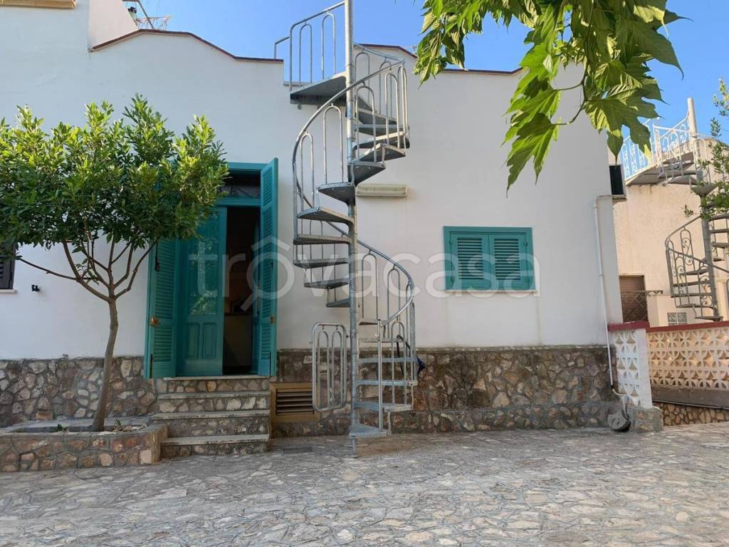 Appartamento in vendita a Manduria via Dei Giacinti, snc