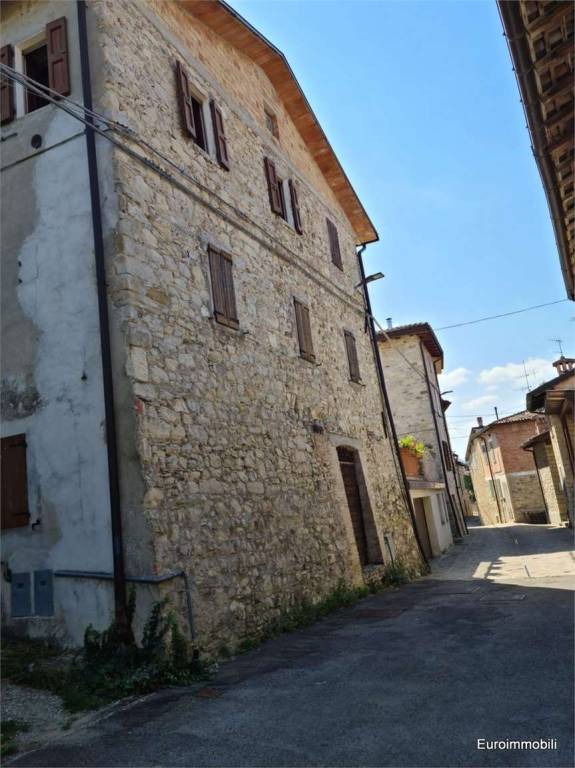 Casa Indipendente in vendita a Neviano degli Arduini borgo cedonia