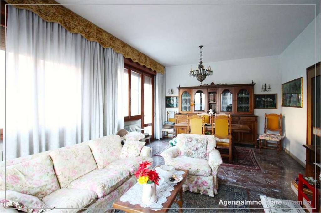 Casa Indipendente in vendita a Vittorio Veneto via del Restello