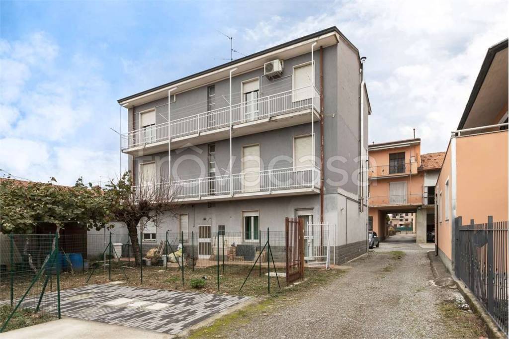 Appartamento in vendita a Roncello via Matteotti, 19