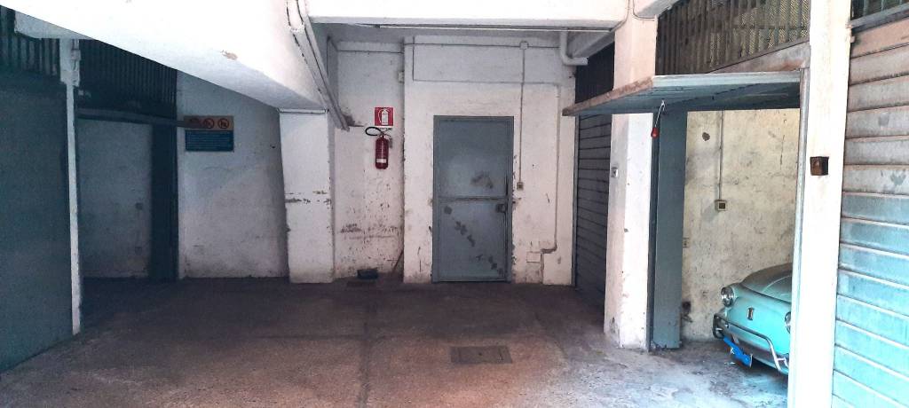 Garage in vendita a Roma via Enrico di San Martino Valperga