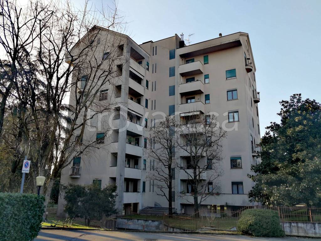 Appartamento in vendita a Monza via Lecco, 164/b