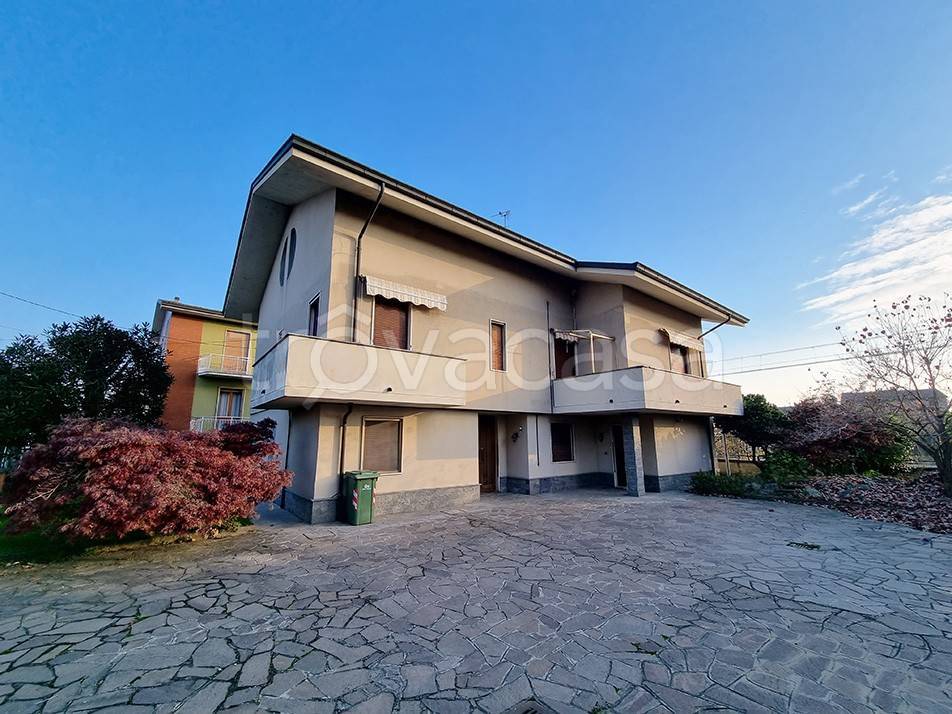 Villa Bifamiliare in vendita a Trino via 20 Settembre