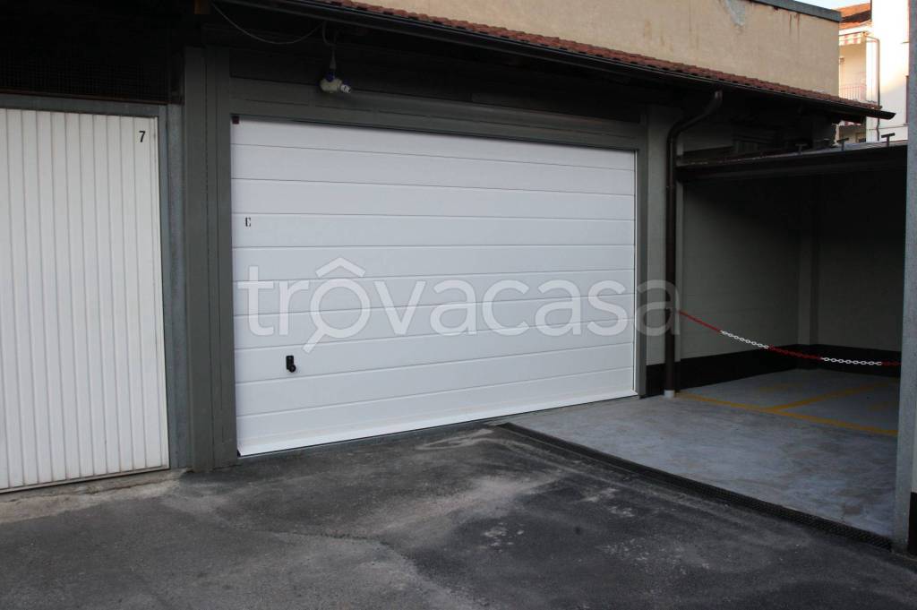 Garage in vendita a Torino via Rodolfo Renier, 26
