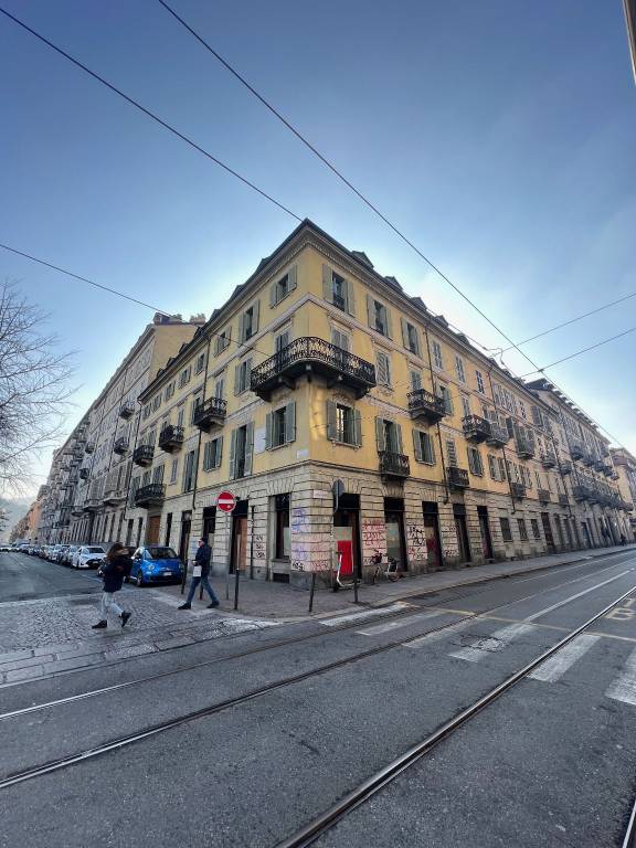Negozio in affitto a Torino via dei Mille, 20