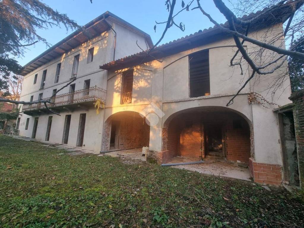 Casa Indipendente in vendita a Gassino Torinese corso italia, 115