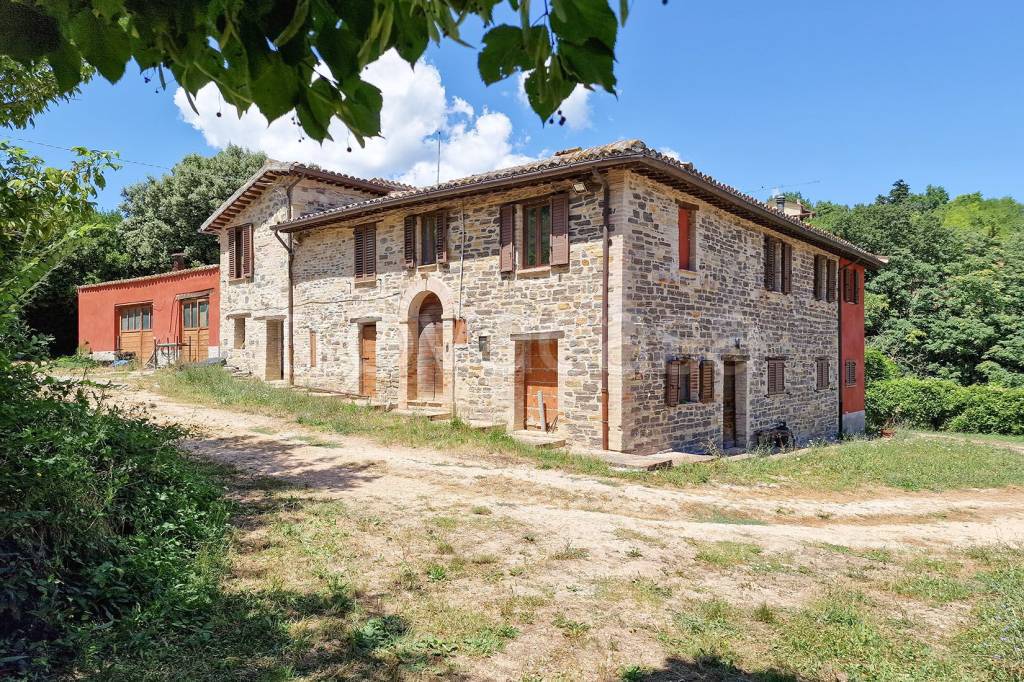 Casale in vendita a San Severino Marche