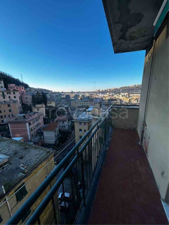 Appartamento in vendita a Genova via Zella