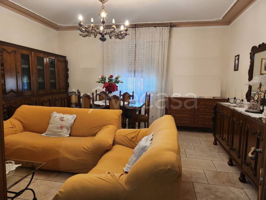 Appartamento in vendita a Casalgrande via San Lorenzo