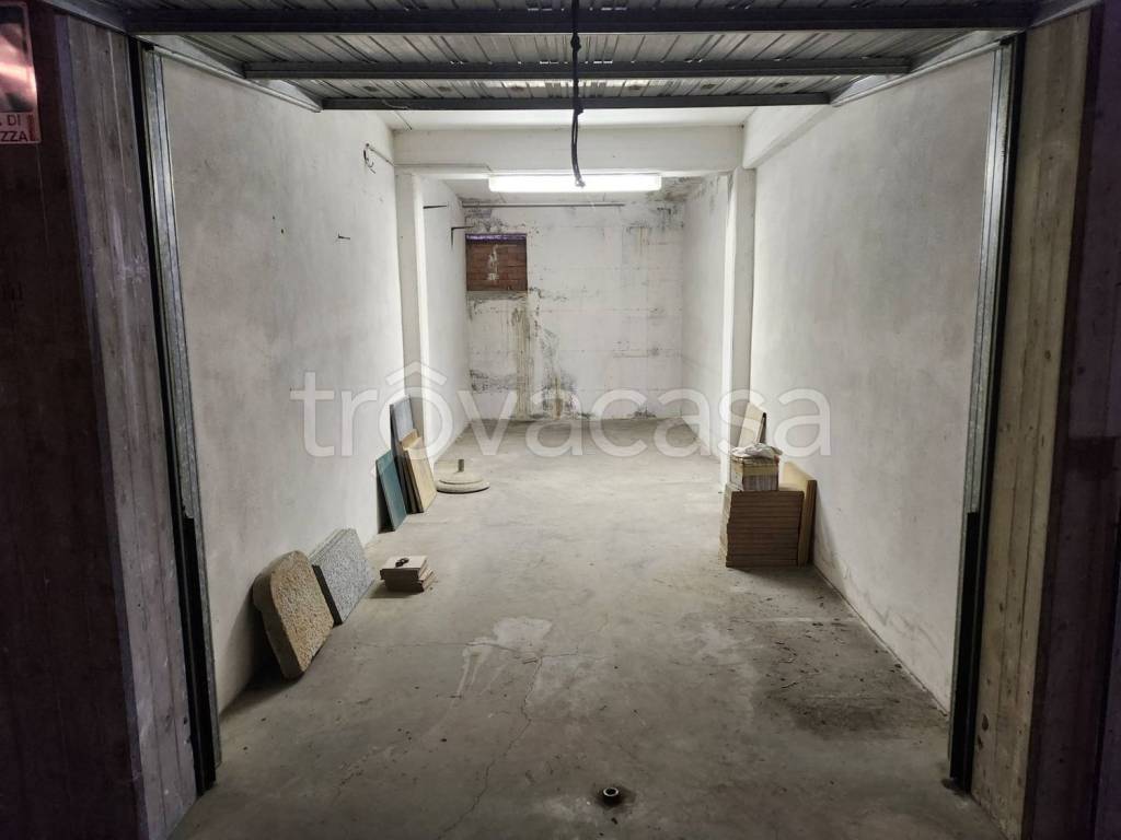 Garage in vendita a Sassuolo via Staffette Partigiane