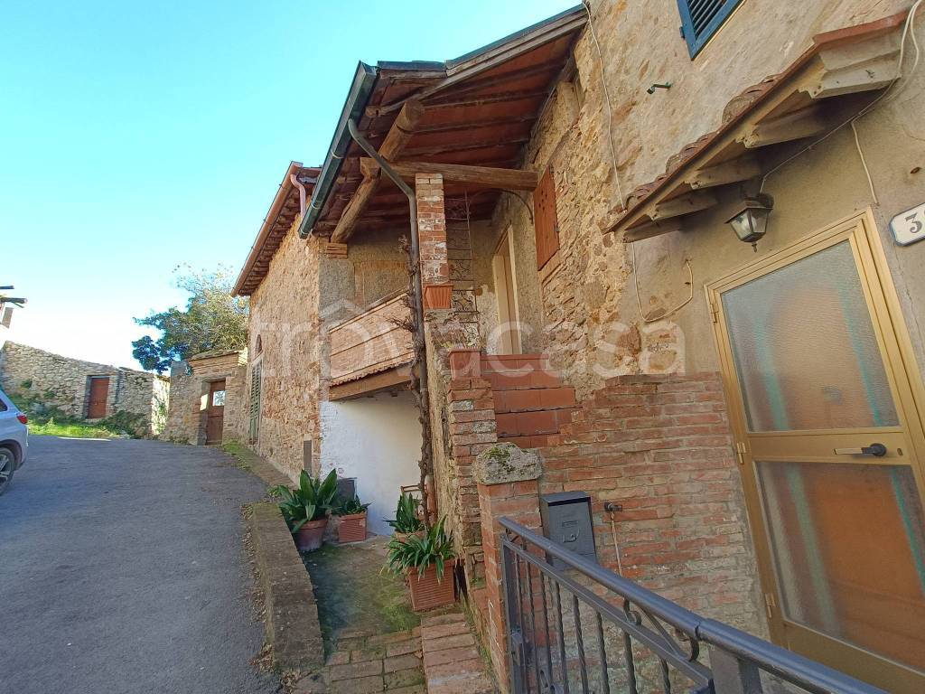 Casa Indipendente in vendita a Monticiano via delle Mura