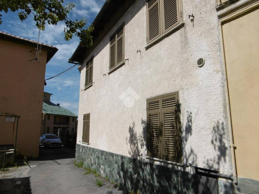 Casa Indipendente in vendita a Genova via alle Scuole di Morego, 52