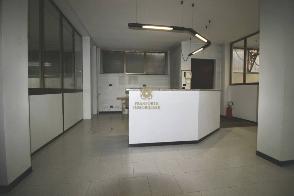 Ufficio in vendita a Varese via San Michele, 19